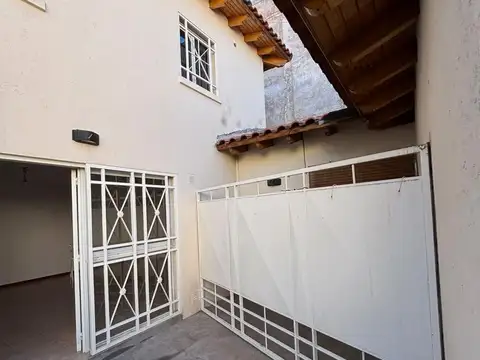 Departamento en Alquiler en Godoy Cruz, $ 450.000