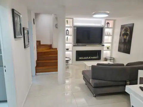 Almirante Manuel J. García 1000, Piso PB