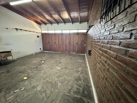 Casa 2 ambientes con 1 baño