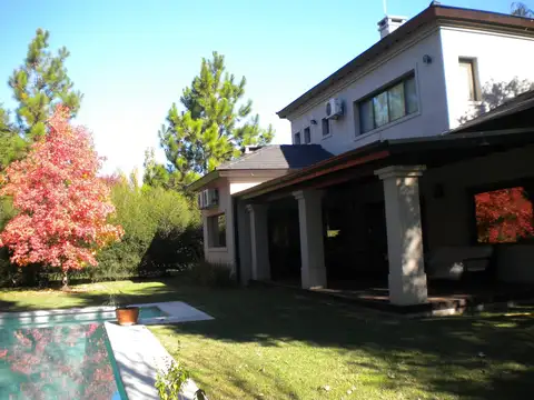 Casa en venta en El Aromo con pileta