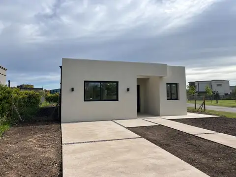 Excelente Oportunidad en Santa Lucía  Casa unifamiliar de una planta en venta