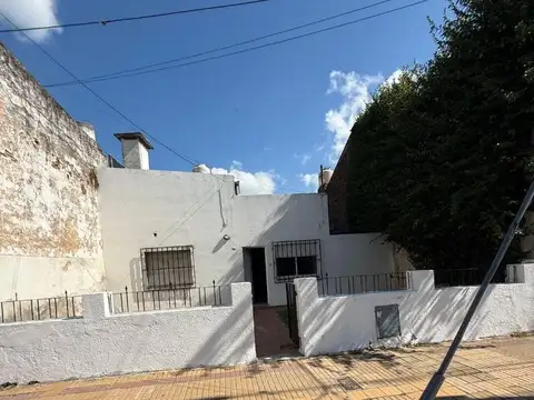 Vendo casa a Reciclar Roca 61
