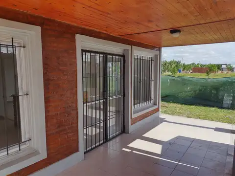 Casa 3 ambientes con 1 baño