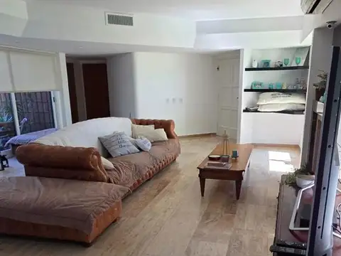 Casa 7 ambientes con 4 baños