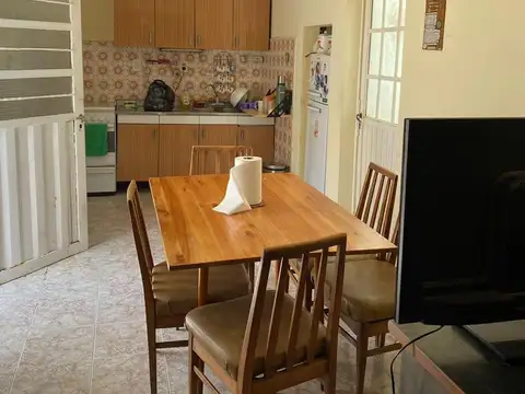 Casa 5 ambientes con 1 baño