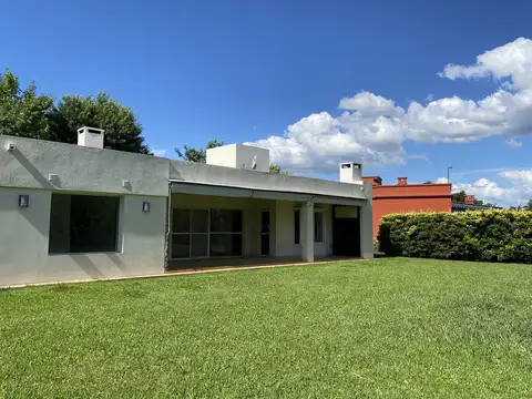 Casa en Venta en Haras Santa Maria, USD 205.000