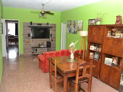 Casa en Venta en Isidro Casanova, USD 100.000