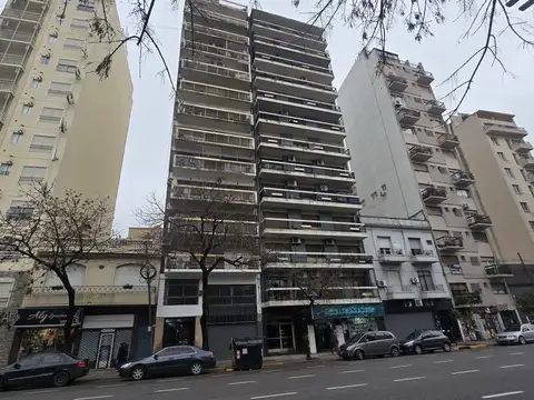 VENTA 2 AMBIENTES SOBRE AV INDEPENDENCIA CERCA ENTRE RIOS