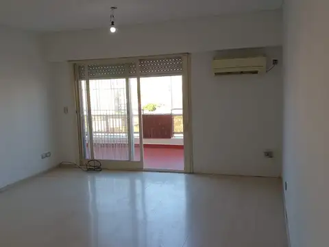 2 AMB AL FRENTE CON BALCON TERRAZA