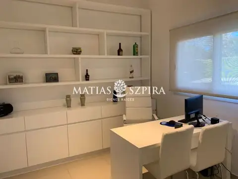 Casa en Venta con 4 cocheras