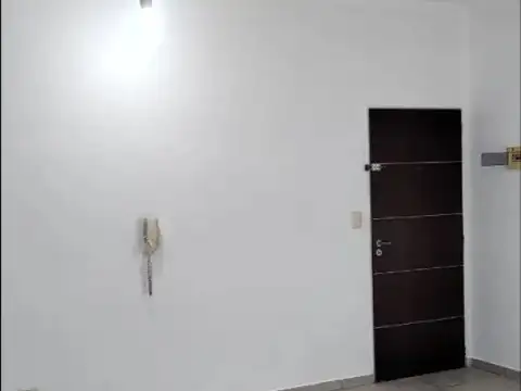 Departamento en Alquiler en Chilavert, $ 650.000