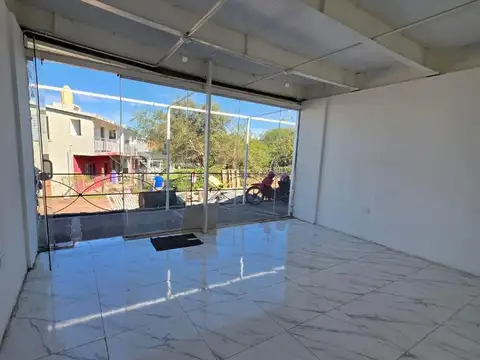 Local en Alquiler en Nuevo Rio Ceballos, $ 380.000