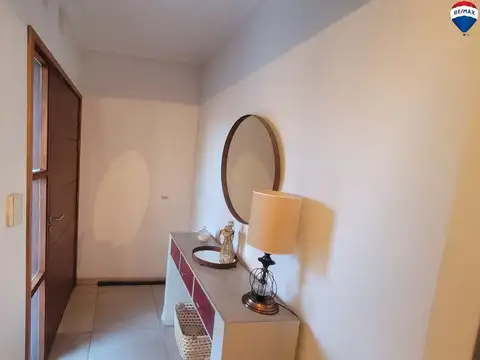 Casa 9 ambientes con 2 baños