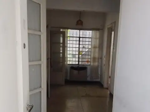 Casa en alquiler - 2 Dormitorios 1 Baño - 90Mts2 - La Plata