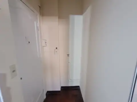 Departamento 2 ambientes contrafrente 1 piso x escalera muy luminoso y silencioso