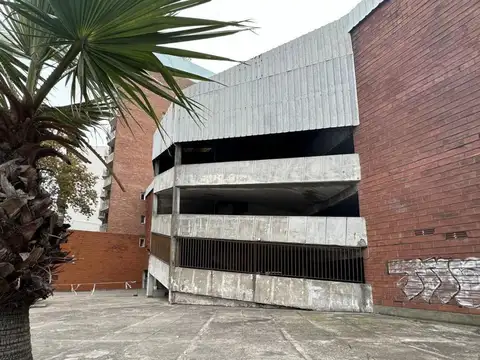 Cochera en Lanús Este