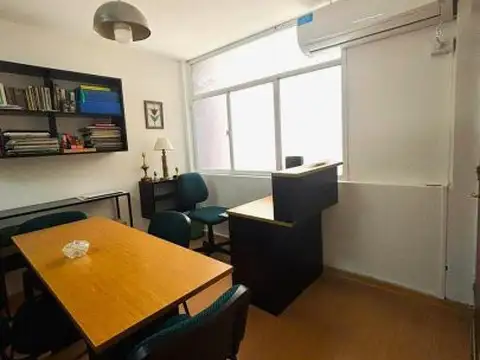 Santa Fe 849 04 03 - VENTA Oficina Amoblada