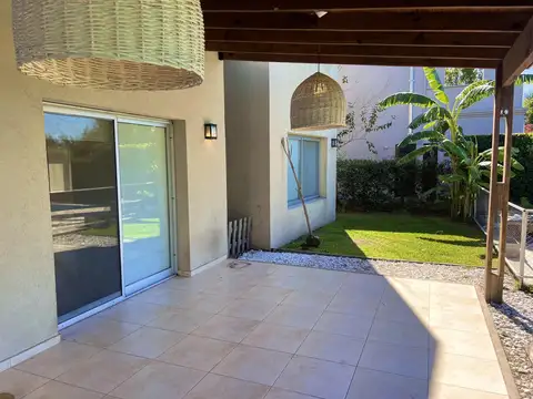Casa 6 ambientes con 3 baños