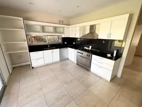 Casa en Alquiler al Este
