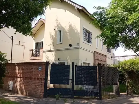 Excelente Casa 4 Ambientes En Bella Vista Apta Credito