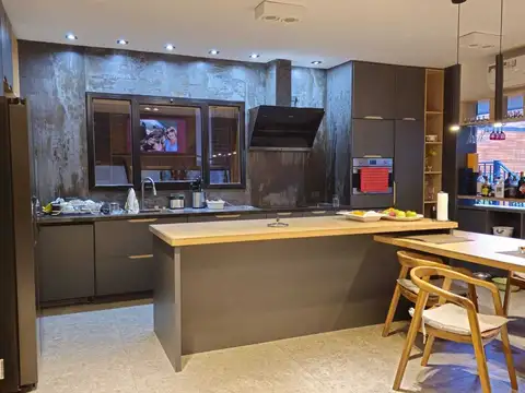 Casa Chalet  en Venta en Tigre, G.B.A. Zona Norte, Argentina