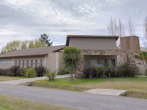 CASA 4 AMBIENTE ALQUILER TEMPORARIO PILETA