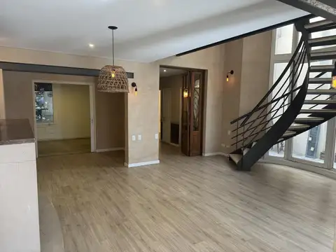 Casa 6 ambientes con 4 baños