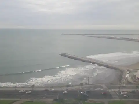 Piso de 7 ambientes c/ dependencia - vista al mar