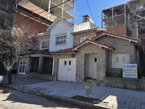 OPORTUNIDAD CASA 4 AMB BARRIO CHAUVIN