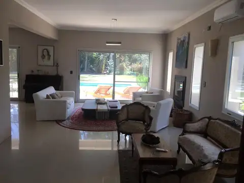 Casa 6 ambientes con 3 baños