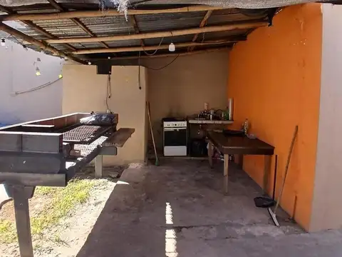 Hermoso Salon con pileta para multiples usos!