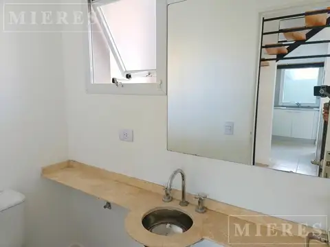 Casa 4 ambientes con 2 baños