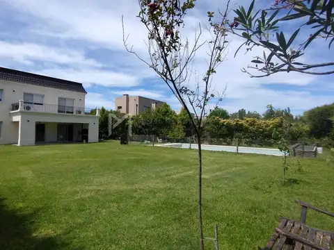 Casa  en Venta en San Francisco, Villanueva, Tigre