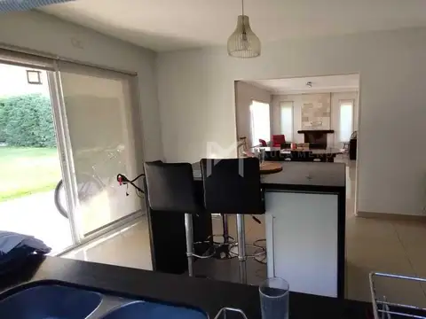 Aristóbulo del Valle 5155, B1622 100