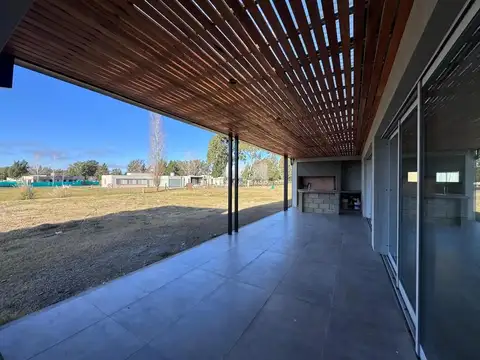 Casa Area 60 La Victoria R2