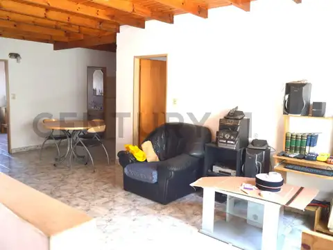 Depto Tipo Casa en Venta de 8 ambientes