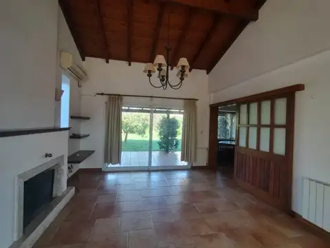 Casa en Alquiler de 4 dormitorios
