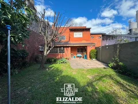 Alfredo Palacios y Av. Peron - Casa de 4 dor con jardin amplio - Venta - Victoria