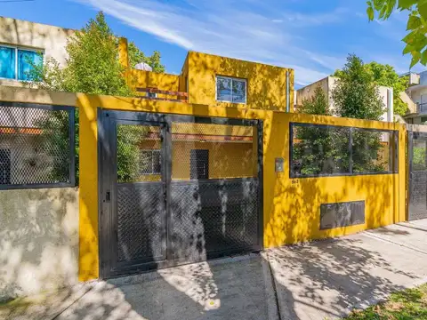 Depto Tipo Casa en Venta de 4 ambientes