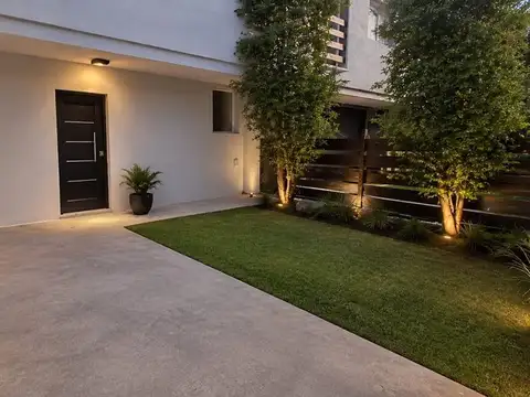 Depto Tipo Casa en Venta 8 años