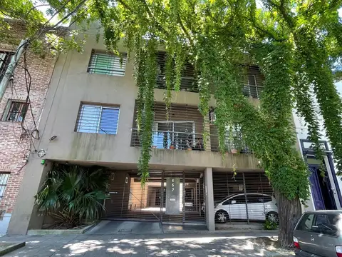 Triplex con Jardín y patio en San isidro