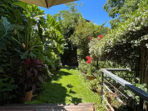 Triplex con Jardín y patio en San isidro