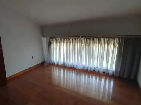 Casa en Venta en Morón, USD 140.000