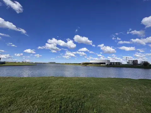 Terreno en Venta 44  mts Fondo