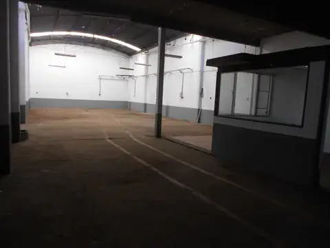 Galpon en Venta 10  mts Frente