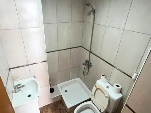 DepartameMonoambiente en Alquiler Av. Rivadavia 10772 Villa Luro –BAJA EXPENSA- Contrafrentento