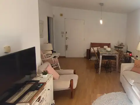 Avenida Forest 500, Piso 1