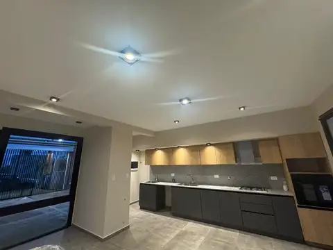 CASA TEJAS CUATRO TRES DORMITORIOS MALAGUEÑO CBA