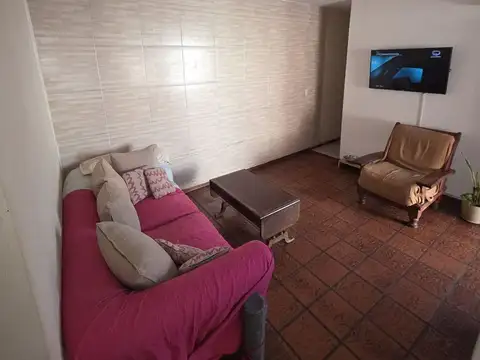 Depto Tipo Casa 4 ambientes con 2 baños