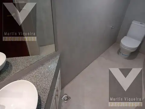 Casa en Venta con 5 cocheras